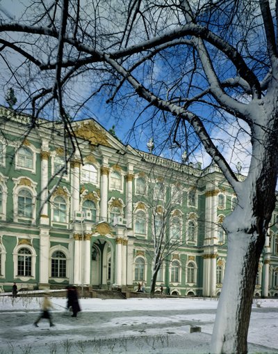 Näkymä Talvipalatsin eteläjulkisivulle Palatsiaukiolta, 1754-62 tekijältä Bartolomeo Franceso Rastrelli